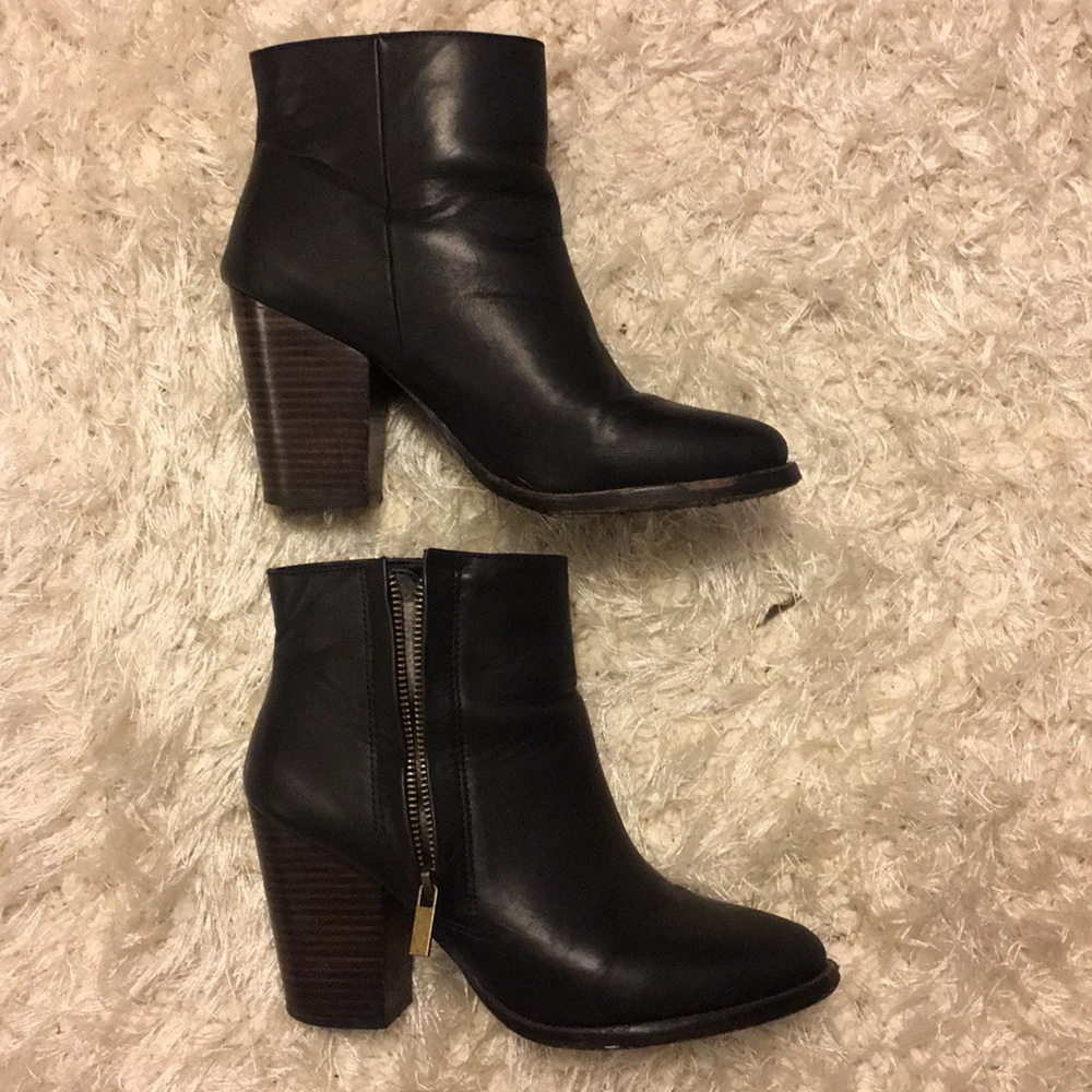 Silence + Noise booties